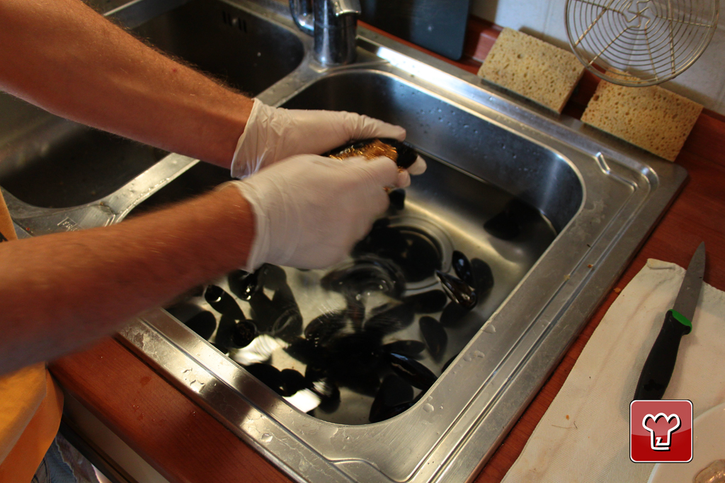 Come pulire le cozze | MyItalian Ricette Italiane