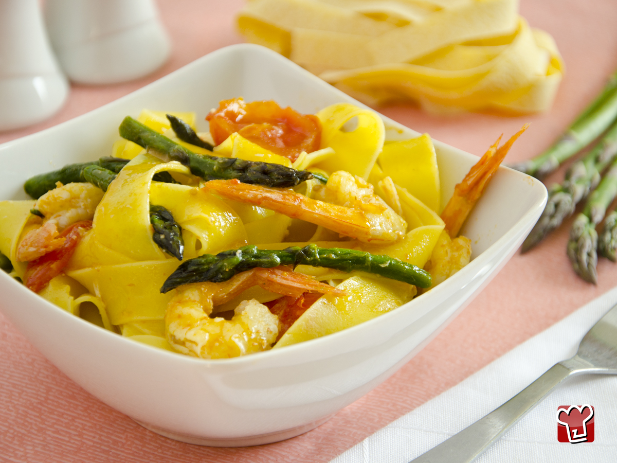 Ricetta Pappardelle con asparagi e gamberi | Primi piatti asciutti